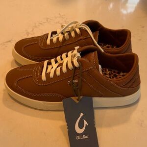 OluKai Women’s HA’UPU Sneakers size 7.5 NWT